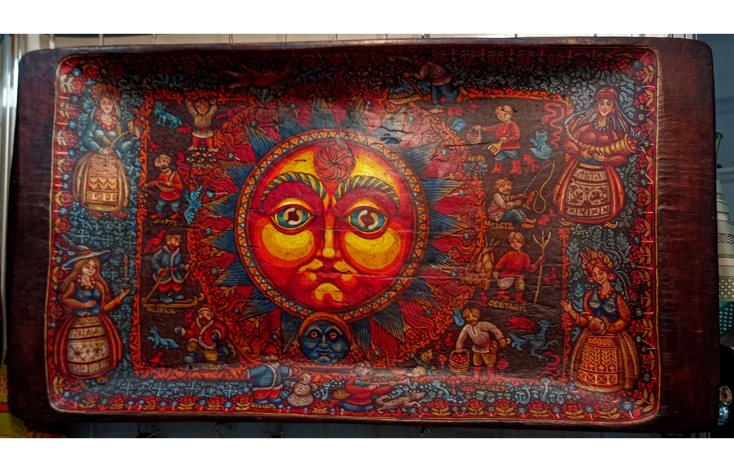 Картина «Солнце и Времена года» на старинном деревянном корыте (большая)