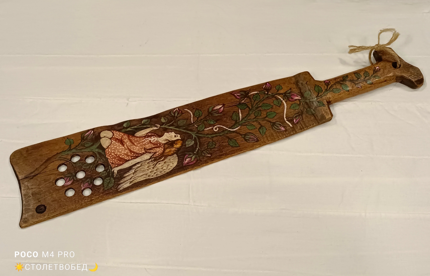 Трепало "Ангел-девочка" старинное деревянное, с ручной росписью (большое, тонкое)