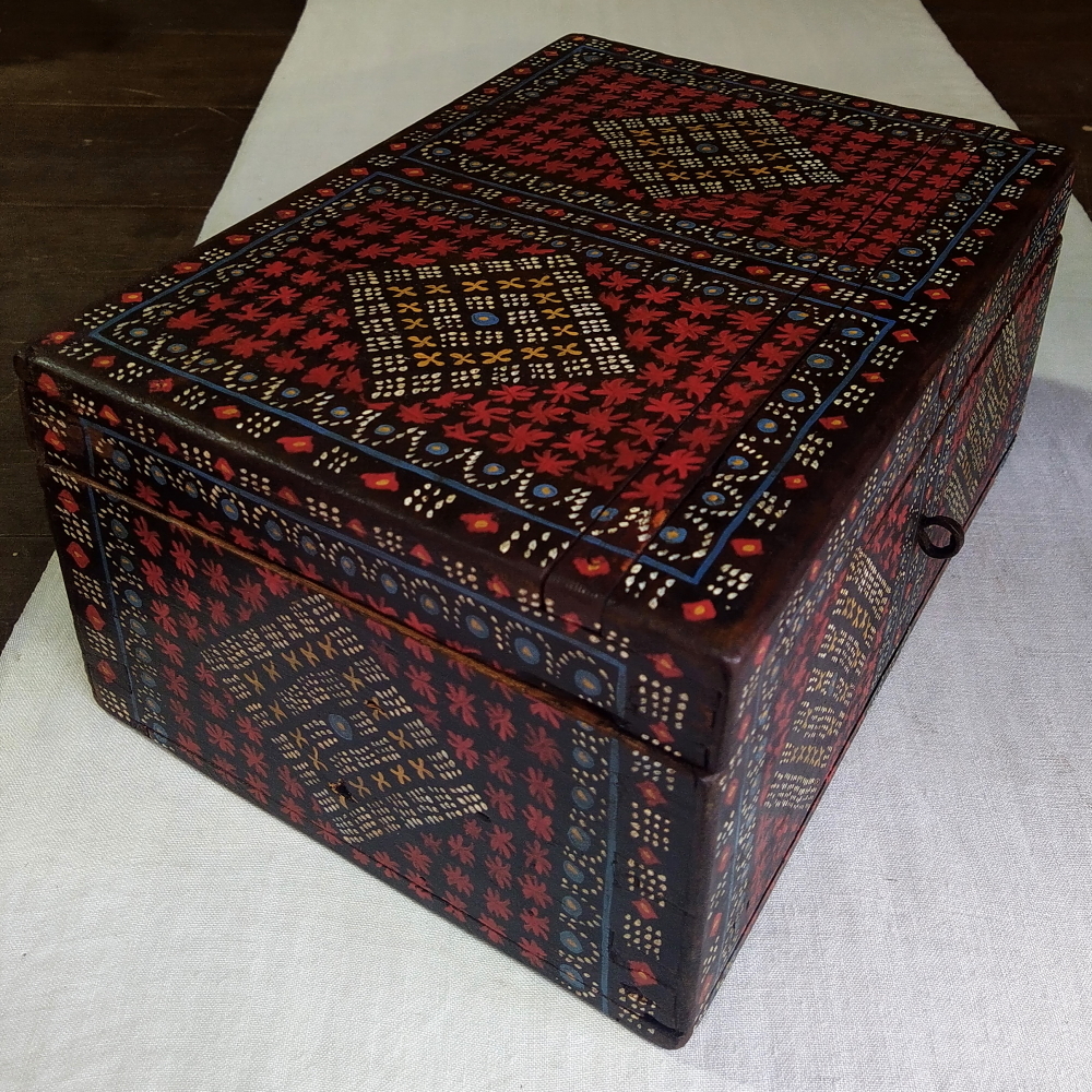 Сундучок-шкатулка старинный деревянный с ручной росписью