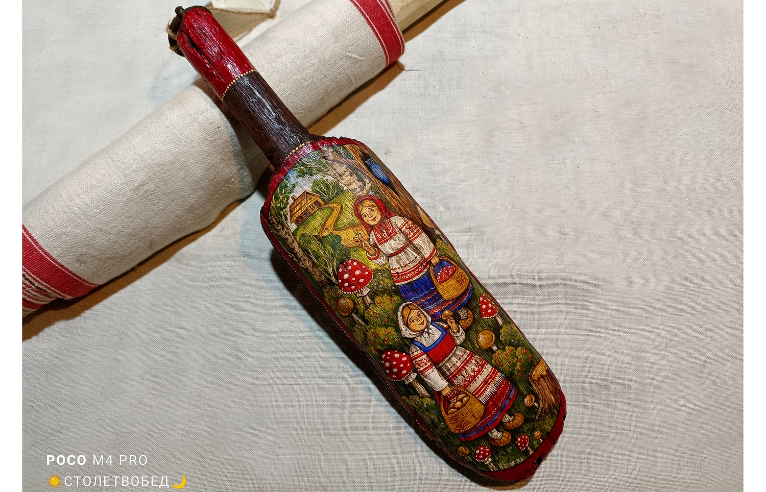 Валёк "С грибами домой" старинный деревянный, с ручной росписью (средний)