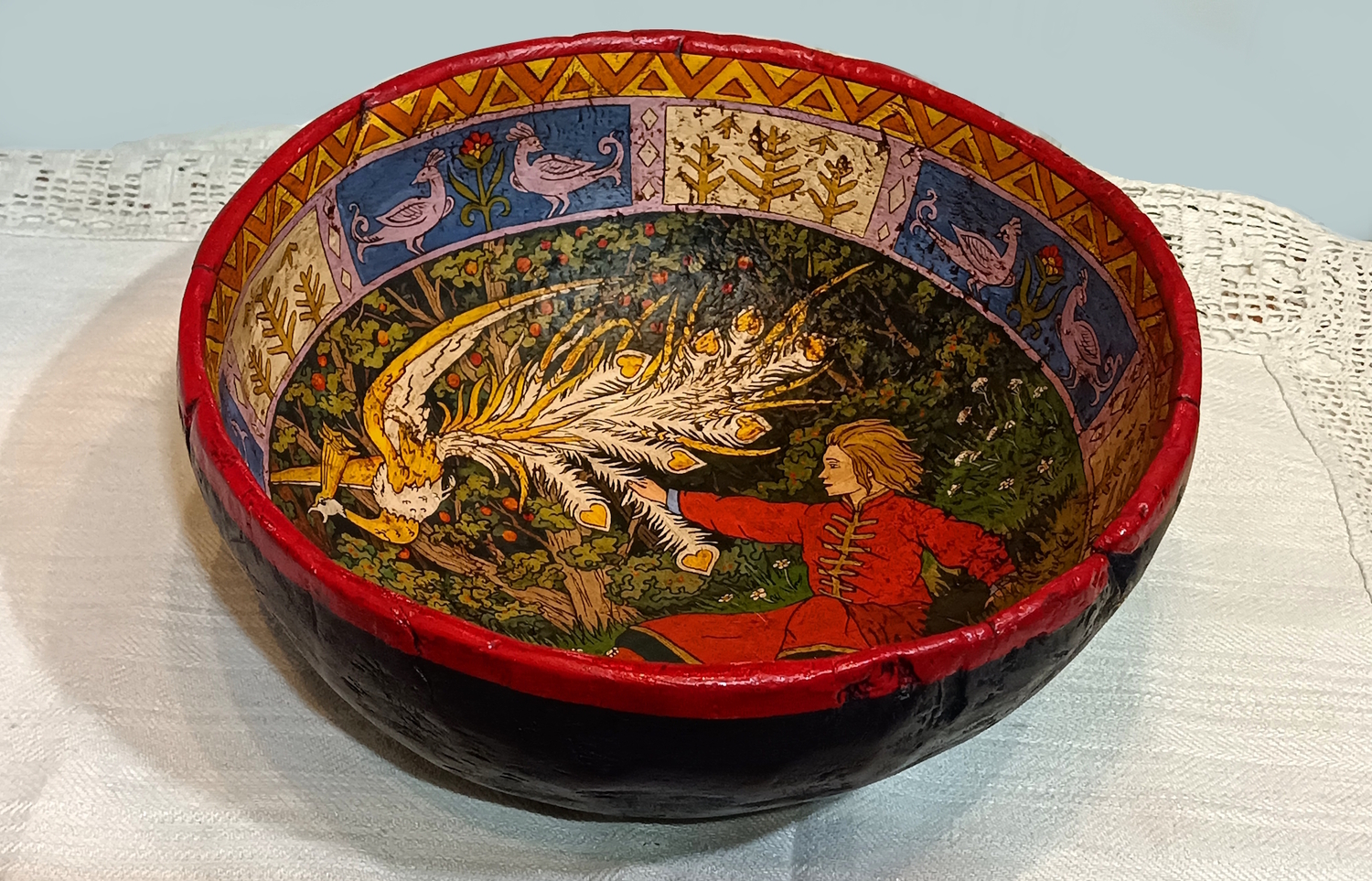 Блюдо "Иван-царевич и Жар-птица" старинное деревянное  с ручной росписью  (по мотивам Билибина И.)