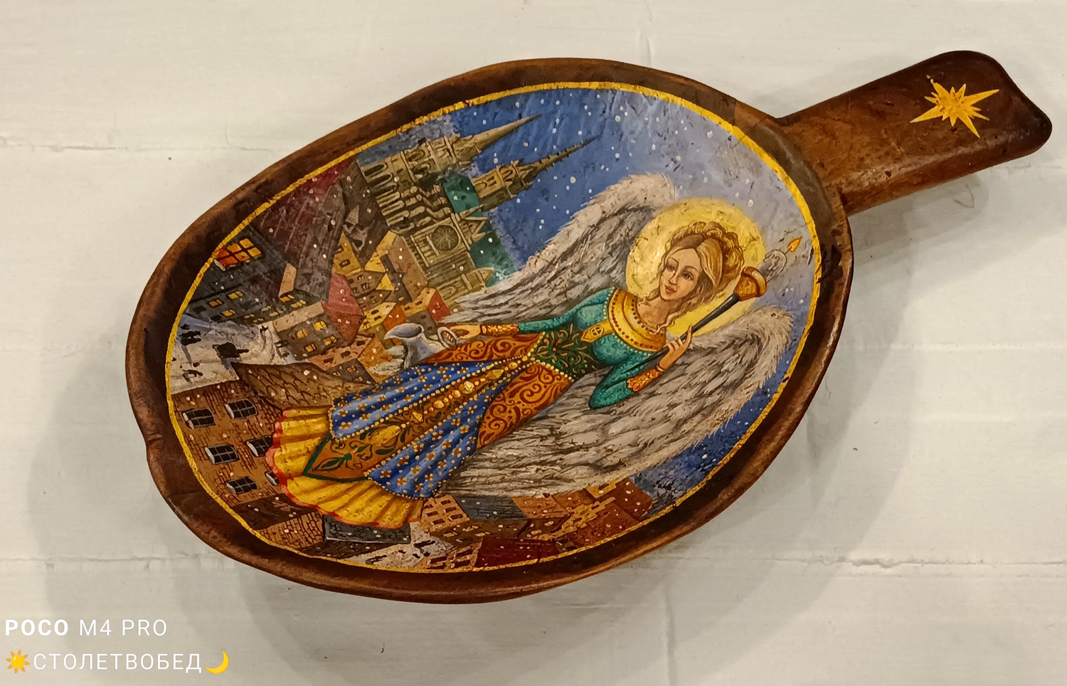 Латка-тарелочка «Зимний Ангел» старинная деревянная с ручной росписью