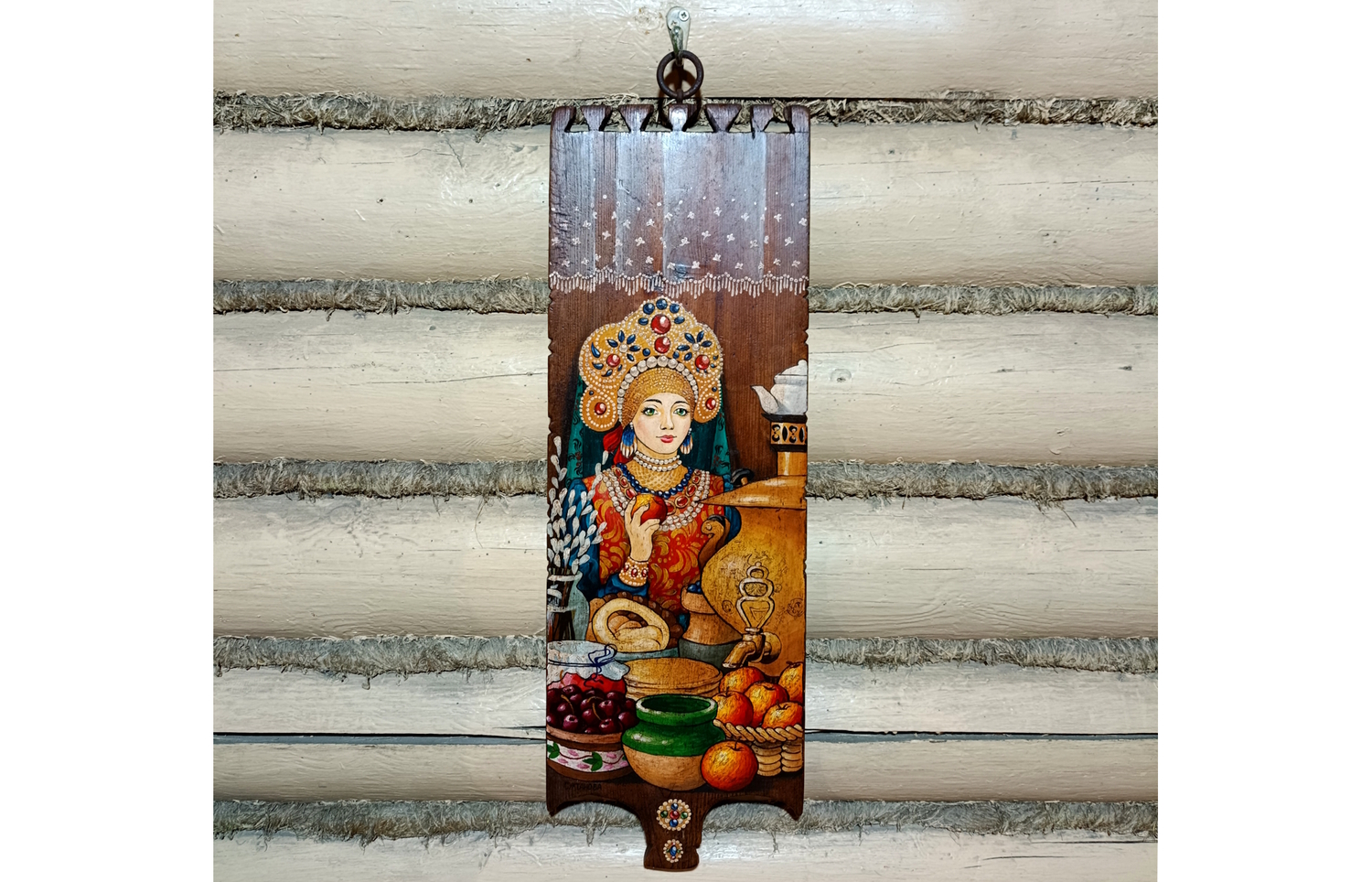 Панно "Девушка в кокошнике за чаем" на старинной деревянной прялке, c ручной росписью