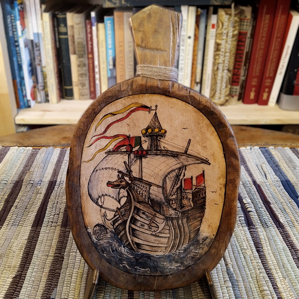 Латка-тарелочка "Корабль с гравюры" старинная деревянная