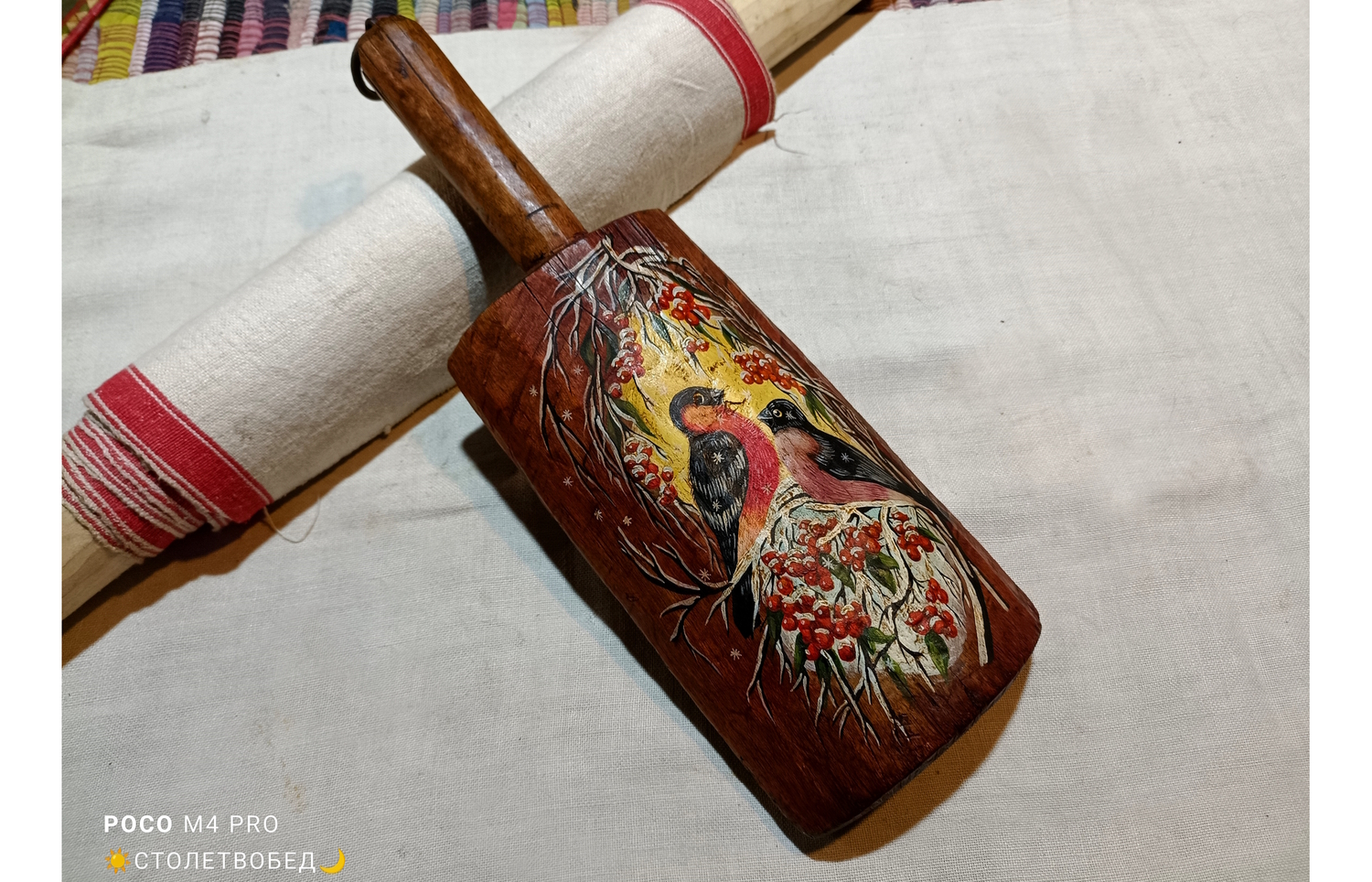 Валёк "Снегири" старинный деревянный, с ручной росписью (средний)