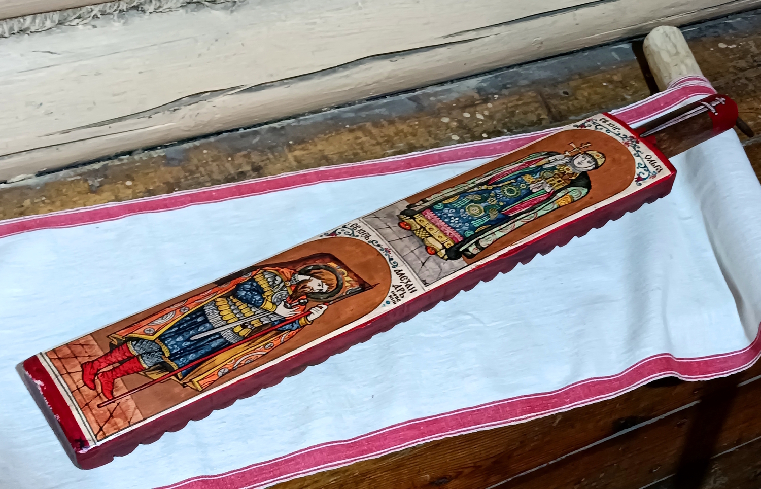 Рубель «Святая княгиня Ольга и Святой князь Александр Невский» старинный деревянный, с ручной росписью (огромный)