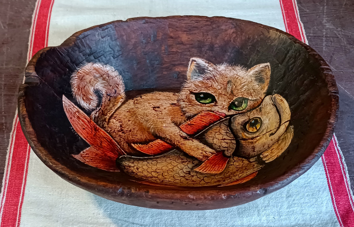 Блюдо "Котик с рыбкой" старинное деревянное с ручной росписью
