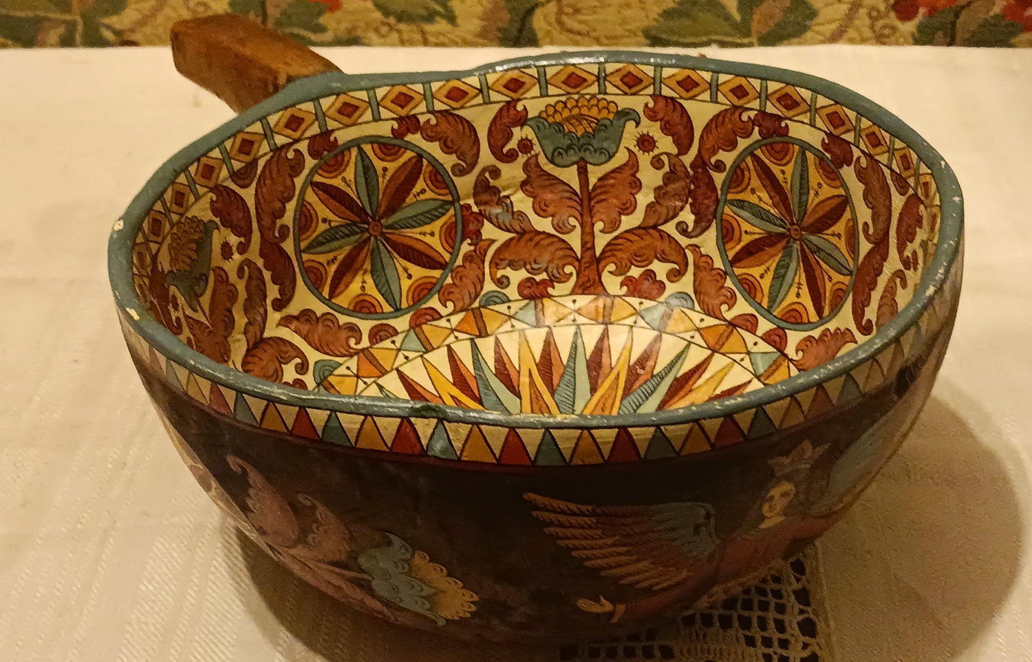 Ковш-блюдо "Птица Алконост и Солнце" старинное деревянное с ручной росписью&nbsp;