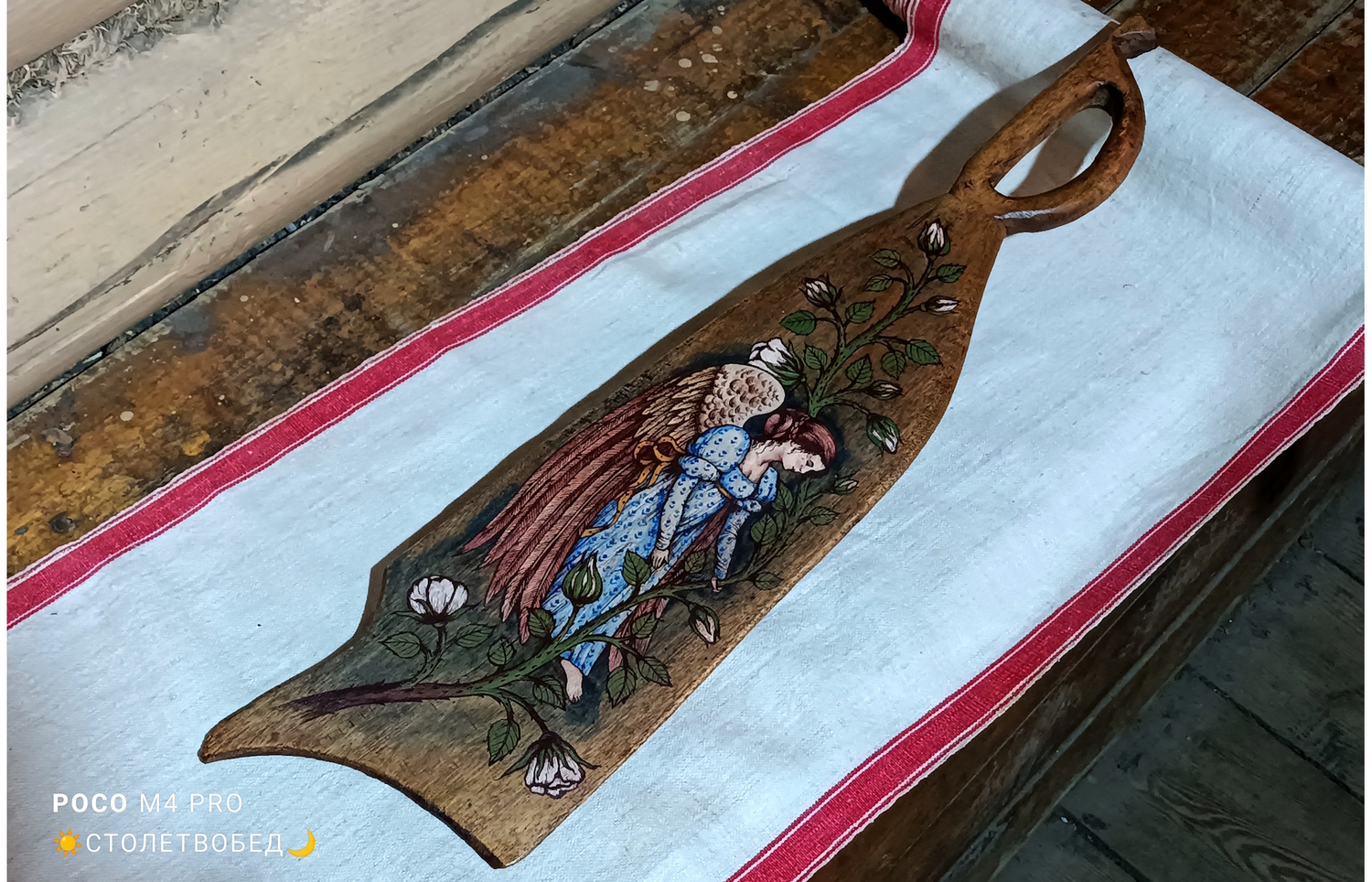 Трепало "Ангел-девушка" старинное деревянное, с ручной росписью (большое, тонкое)