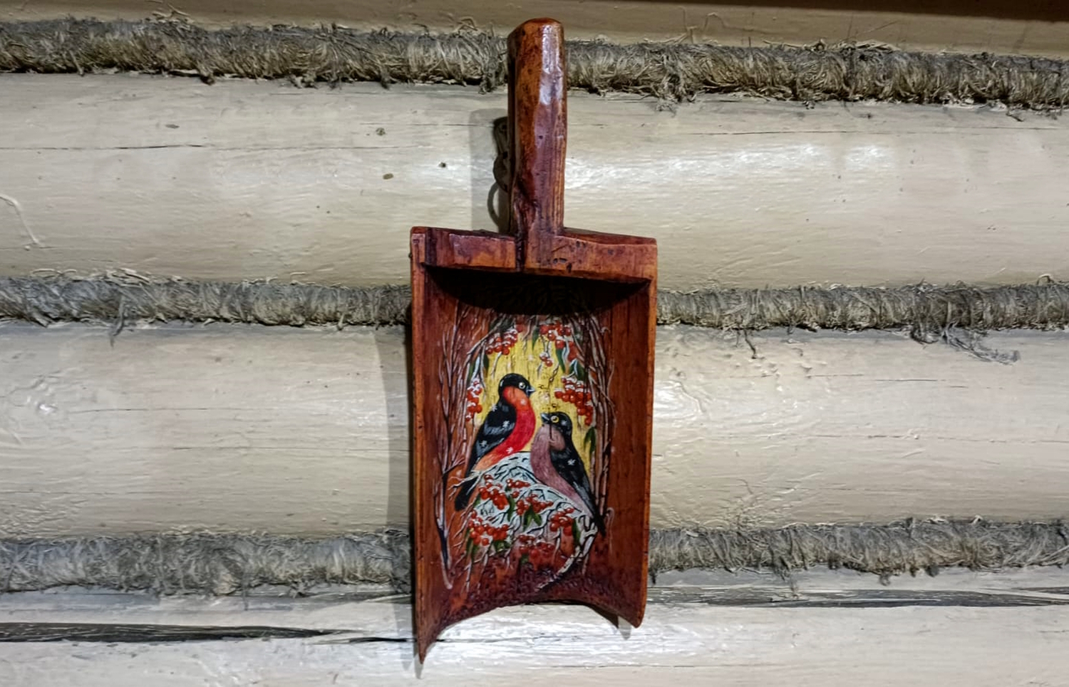 Совок "Снегири" старинный деревянный, с ручной росписью&nbsp;