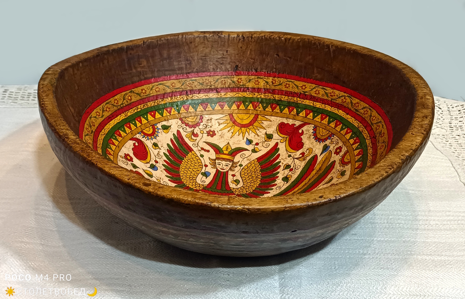 Блюдо "Сирин" старинное деревянное с ручной росписью (по мотивам С. Двины)