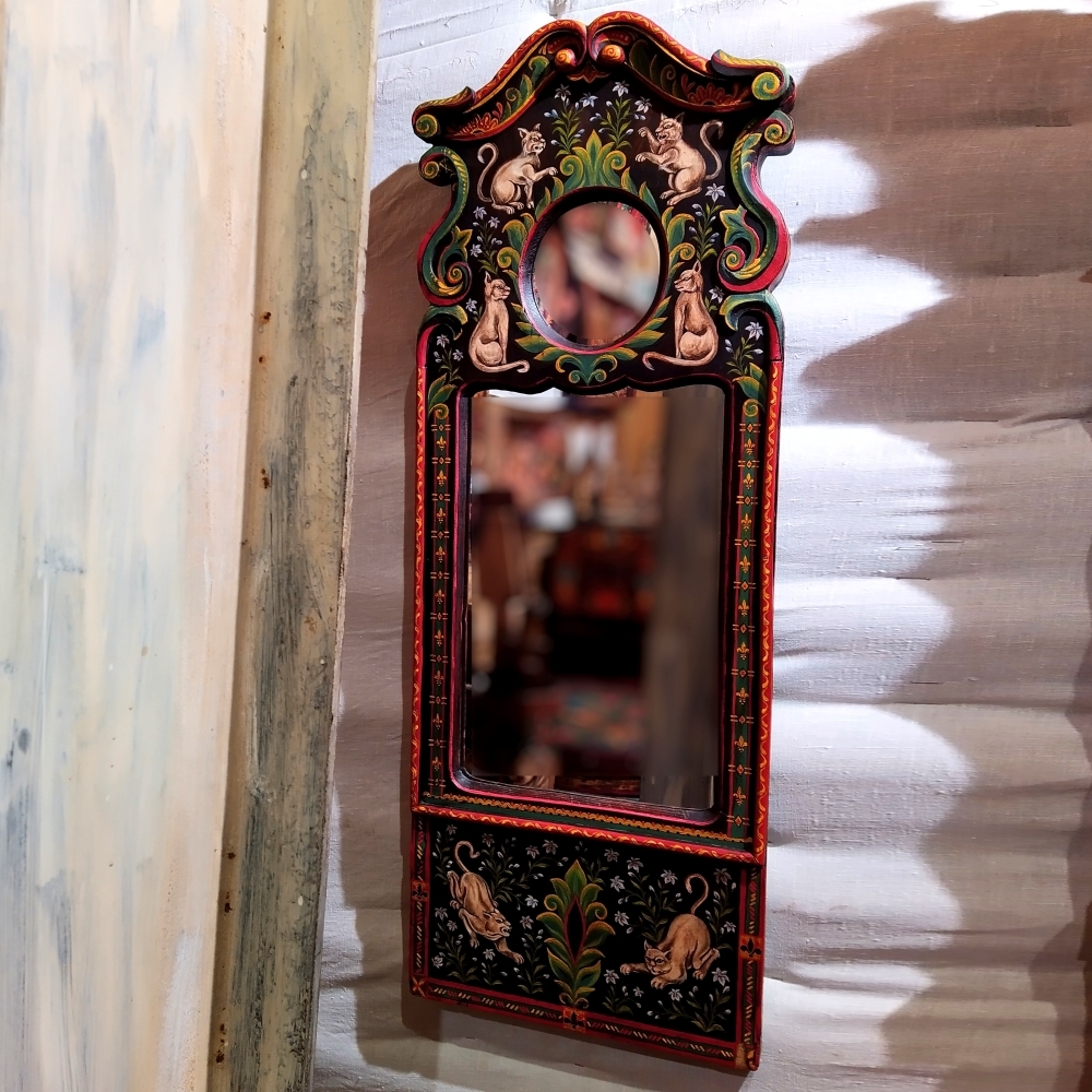 Зеркало настенное старинное в русском стиле "Пантеры"
