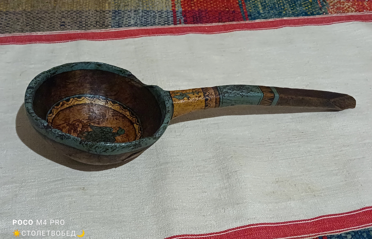 Ложка "Келлский орнамент с птицей" старинная деревянная с ручной росписью (голубая)