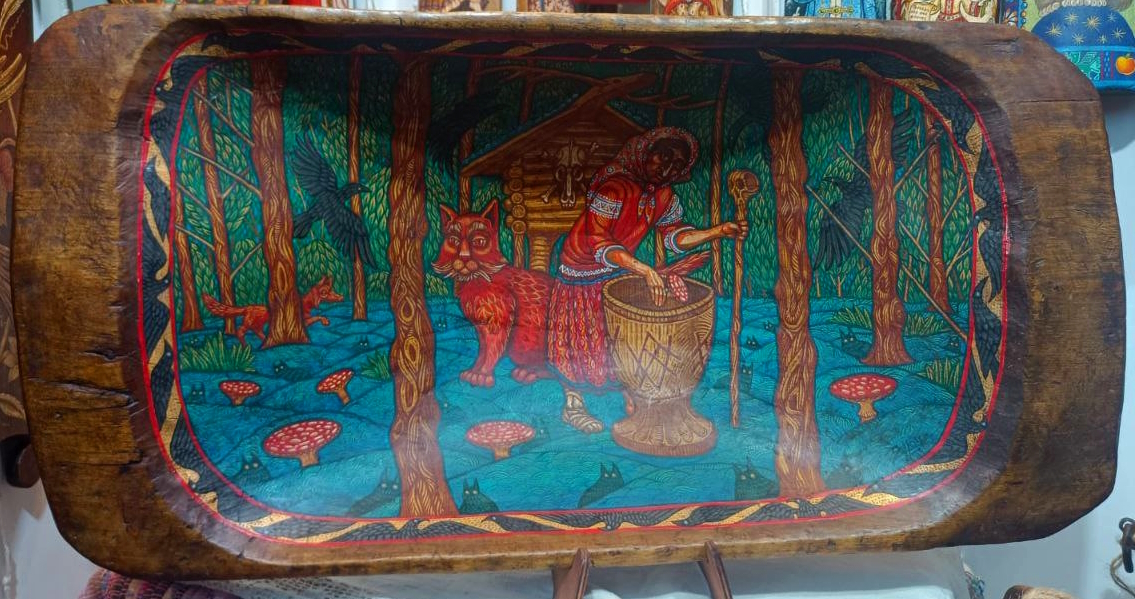 Картина "Баба Яга и Кот Баюн" на&nbsp;старинном деревянном корыте (средняя, горизонтальная)